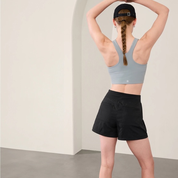NWT Athleta Trekkie North Mid Rise Short - Picture 7 of 9